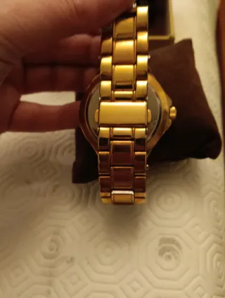 Reloj Mark Maddox Dorado con Cristales