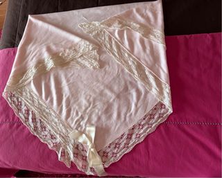 Arrullo/Toquilla bebé rosa con encaje