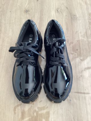 Mocasines negros charol