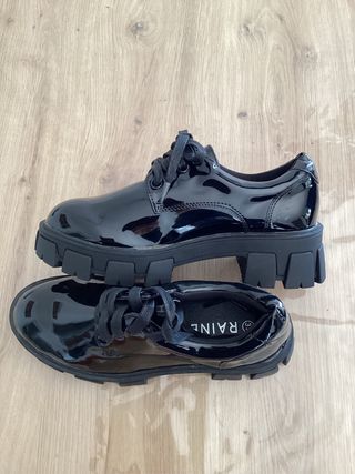 Mocasines negros charol