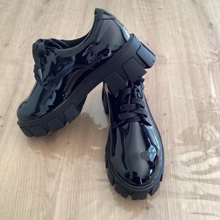 Mocasines negros charol