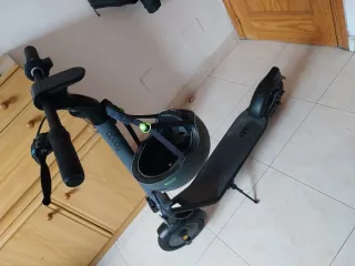 Patinete eléctrico negro