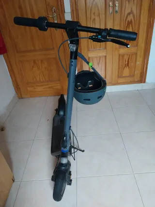 Patinete eléctrico negro