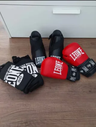 Set Leone Kickboxing: calzari, guantoni