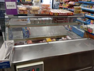 Charcutera refrigerada 1,40m x 1,03m