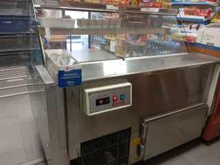 Charcutera refrigerada 1,40m x 1,03m