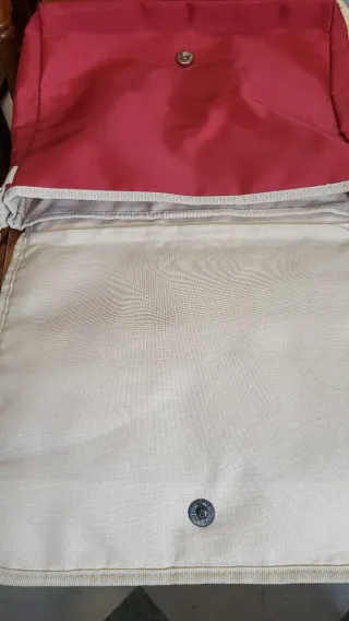 Bolsa para portátil roja con dibujo