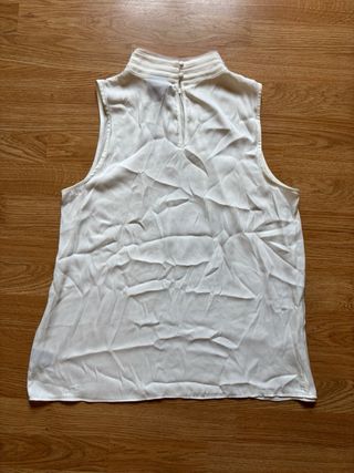 Blusa blanca sin mangas