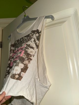 Camiseta floral Money Cannot Buy