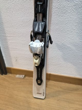 Esquís de mujer Atomic