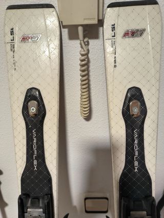 Esquís de mujer Atomic