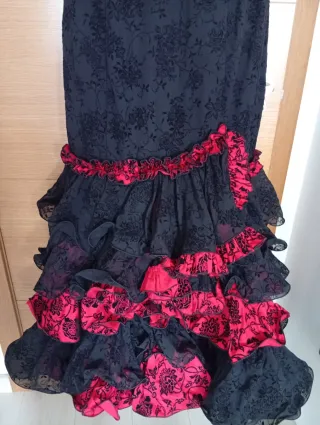 Vestido Flamenca Negro y Rojo