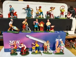 Pastori presepe, 5 euro cad.