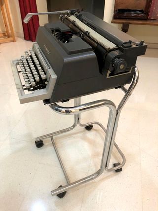 Máquina de escribir Olivetti Linea 98