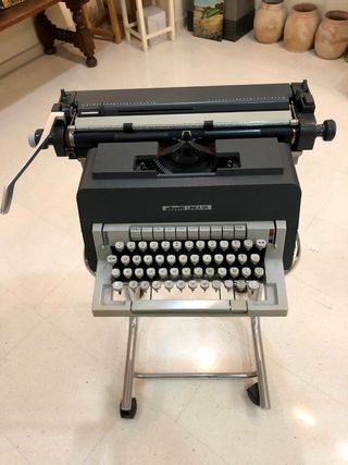 Máquina de escribir Olivetti Linea 98