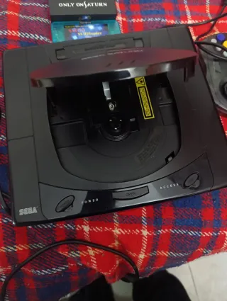 Sega Saturn v1 con Saroo - Negro