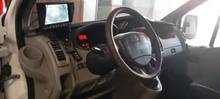 Vendo furgoneta Renault trafic y isotermo con equi