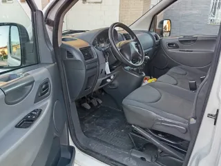 Vendo furgoneta Renault trafic y isotermo con equi