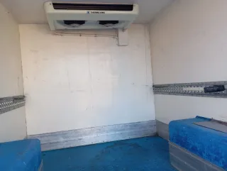 Vendo furgoneta Renault trafic y isotermo con equi