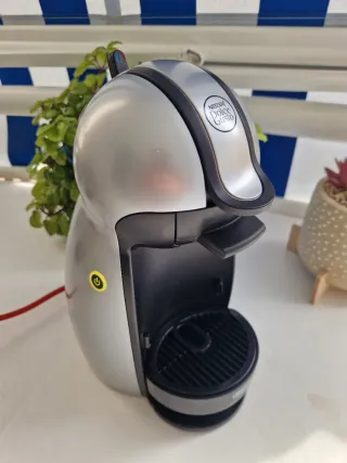 Cafetera Dolce Gusto Plata