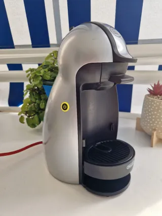 Cafetera Dolce Gusto Plata