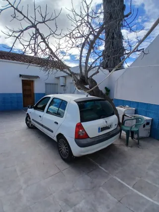 Renault Clio 2003