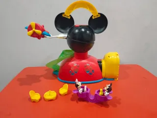 Juego Mickey y Minnie Avión. Casa de Mickey Mouse