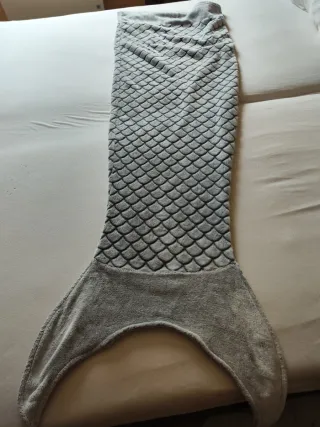 Manta cola de sirena gris