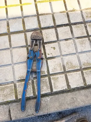 Cortapernos azul para metal