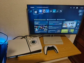 Consola PS5 Slim Digital blanca i mando con 6 mese