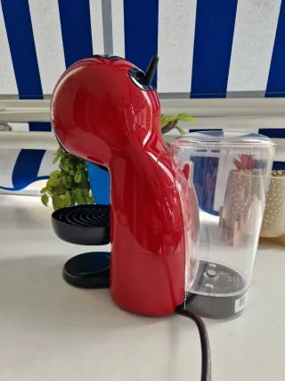 Cafetera Dolce Gusto Roja