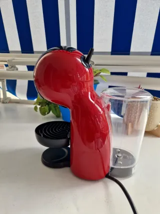 Cafetera Dolce Gusto Roja