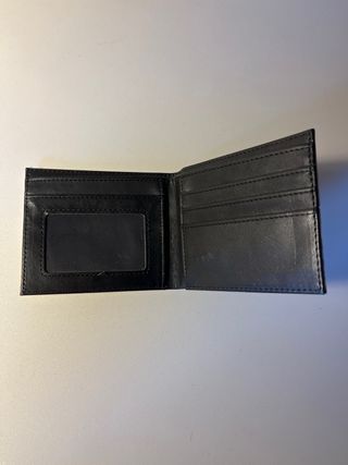 Carteras con diseños de anime y dibujos