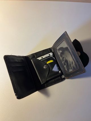 Carteras con diseños de anime y dibujos