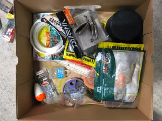 Kit de pesca: 3 cañas de pescar + accesorios