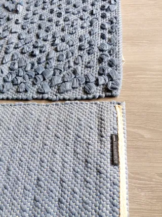 Due tappeti in fibra di cotone blu 1,20x0,65