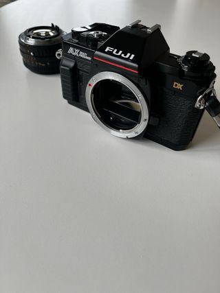 Cámara Fuji AX MultiProgram + Objetivo 50mm 1.6