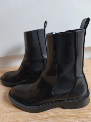 Botines estilo Chelsea Negros
