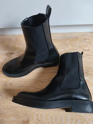 Botines estilo Chelsea Negros
