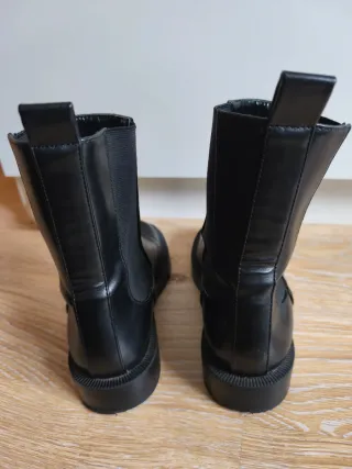 Botines estilo Chelsea Negros