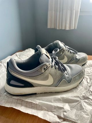 Nike Air grises talla 42