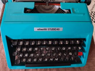 Máquina Olivetti Studio 45