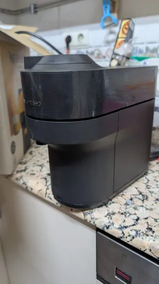 Cafetera Nespresso Vertuo Pop Negra
