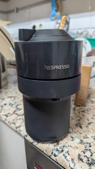 Cafetera Nespresso Vertuo Pop Negra