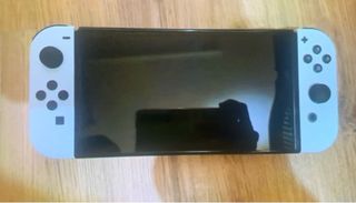 Nintendo Switch OLED + Super Mario Bros Wonder