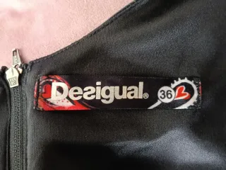 Vestido Desigual Negro Multicolor Flores