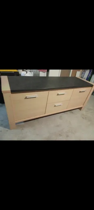 Mesa de comedor moderna más mueble