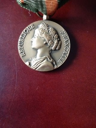 Medalla Francesa Evadidos I y II guerra mundial.