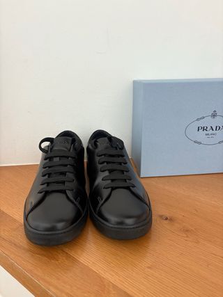 Sneakers nere Prada uomo stringata