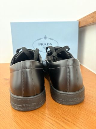 Sneakers nere Prada uomo stringata
